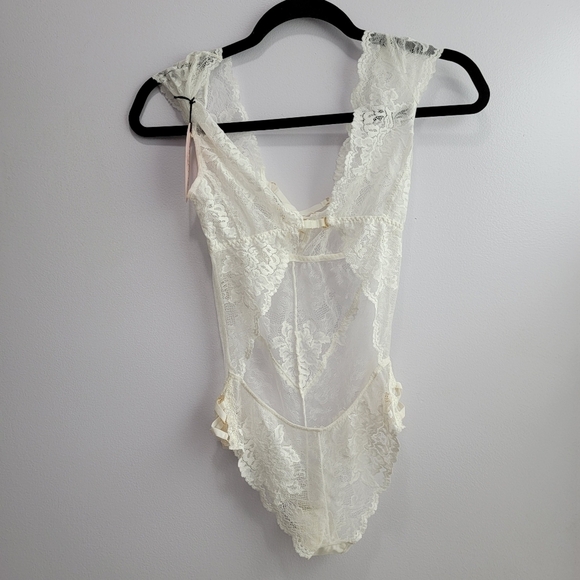 NWT Ellipse Lace Bodysuit Size S - Picture 2 of 7